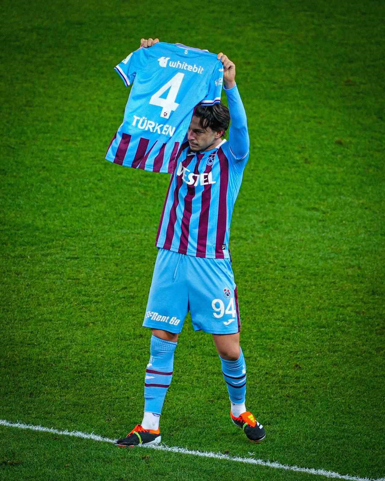 Trendyol Süper Lig: Trabzonspor: 1 - Kasımpaşa: 0 (İlk yarı)
