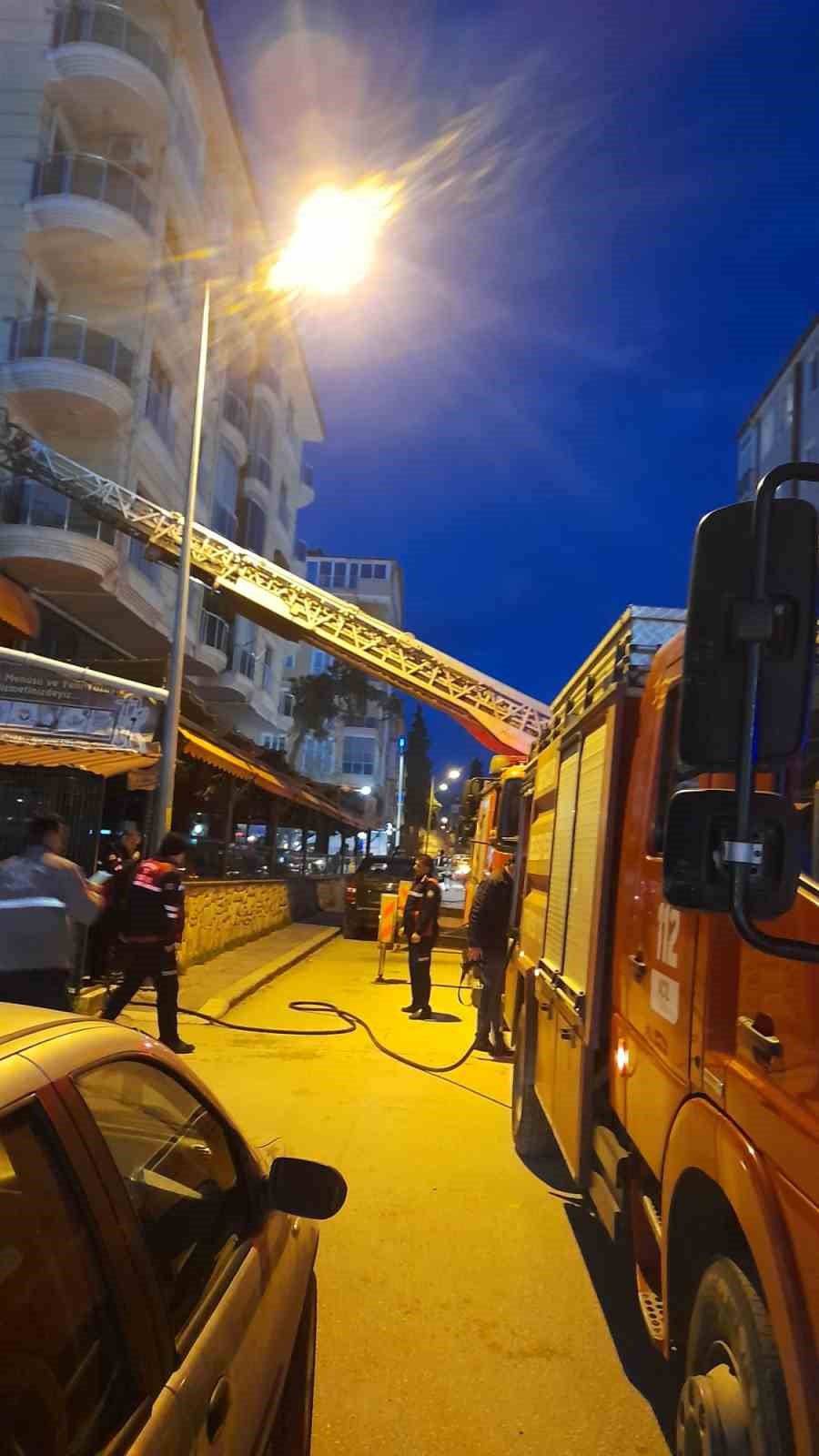 Burdur&rsquo;da kafede yangın paniği

