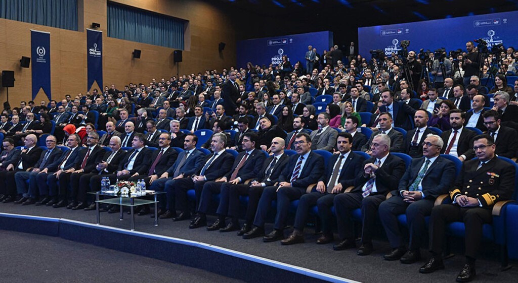 Bakan Kacır’dan, Simav MYO Müdürü Kaçal’a teşekkür belgesi
