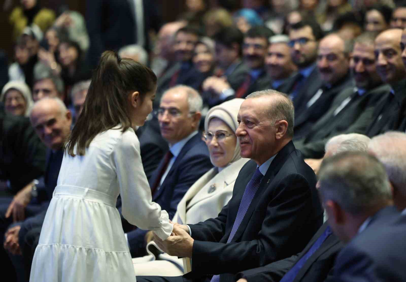 Cumhurbaşkanı Erdoğan, AK Parti’nin 31 Mart 2024 Mahalli İdareler Seçim Beyannamesini açıkladı (1)
