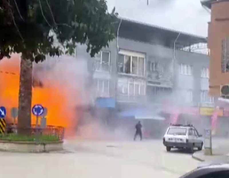Tüpler bomba gibi patladı, ortalık savaş alanına döndü

