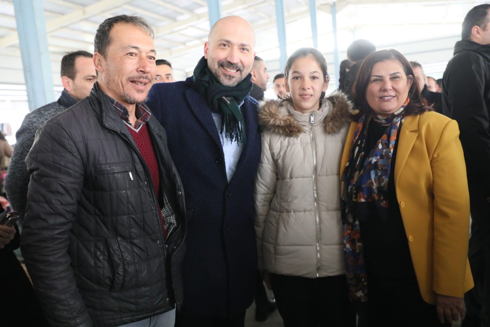 Başkan Çerçioğlu, Söke Bağarası Salı Pazarı’nda vatandaşlarla buluştu
