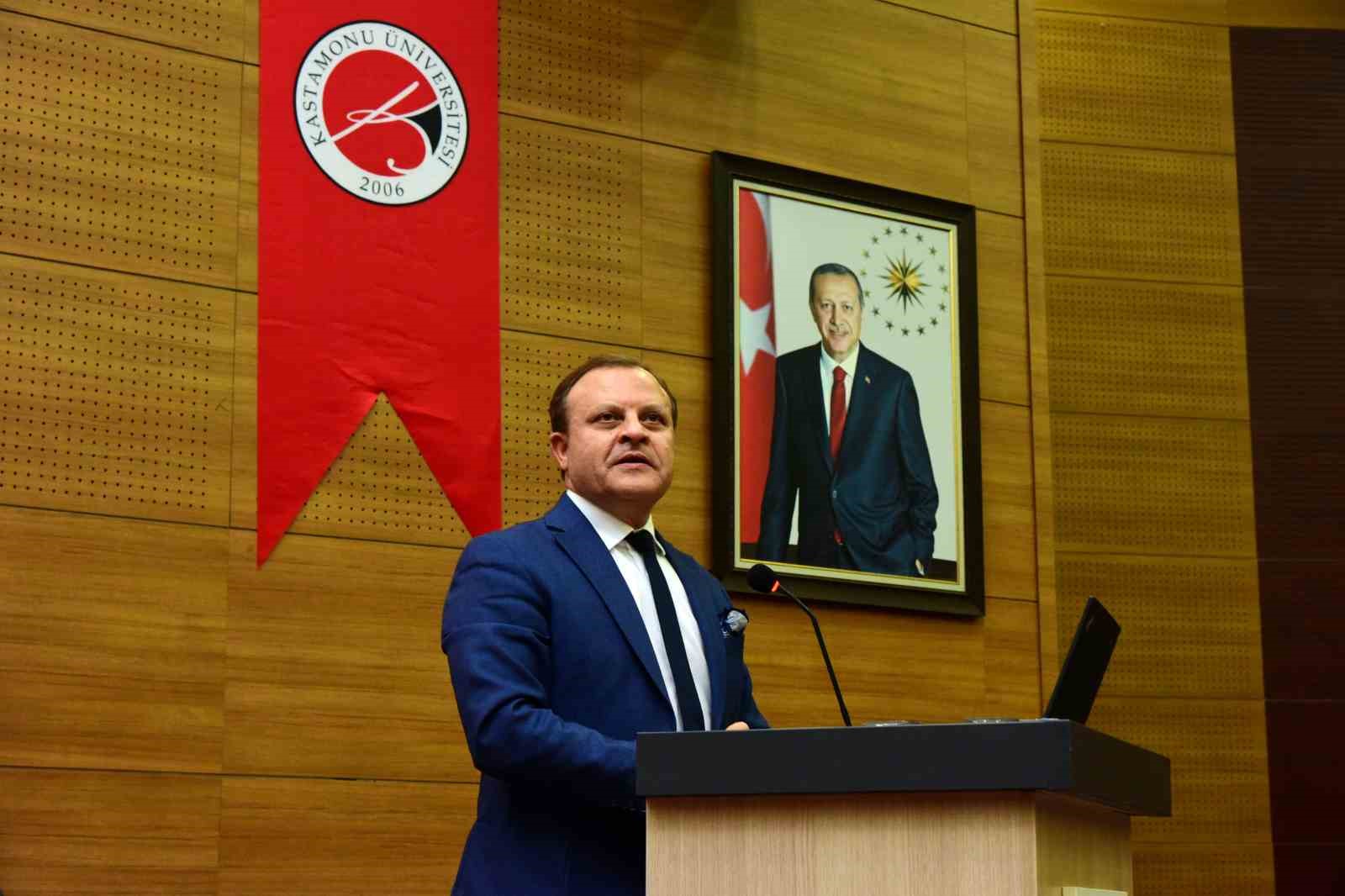 Prof. Dr. Kalınlı: ’Günümüzde elde edilen bilgiler çok hızlı bir şekilde yenileniyor’