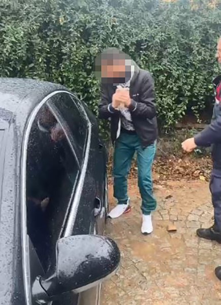 Otoban ve tesis hırsızları yakalandı: 93 adet su&ccedil; kayıtları var
