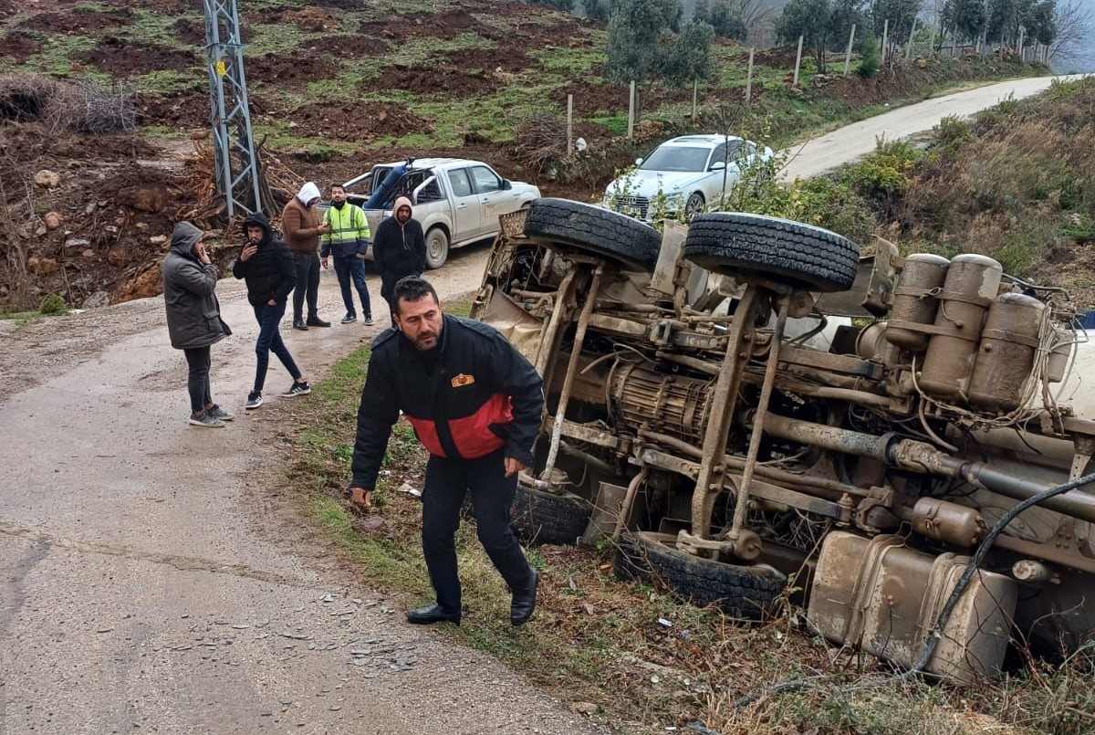 Osmaniye’de beton mikseri devrildi: 1 yaralı
