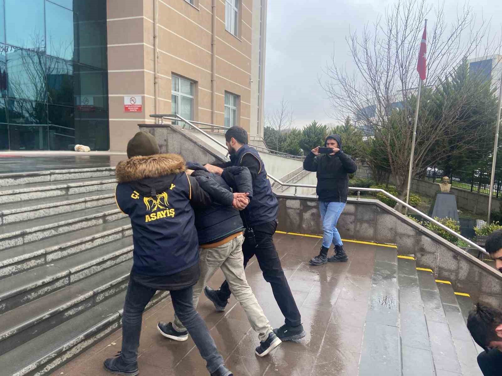 &Ccedil;erkezk&ouml;y polisi hırsızlık ş&uuml;phelilerini İstanbul&rsquo;da yakaladı
