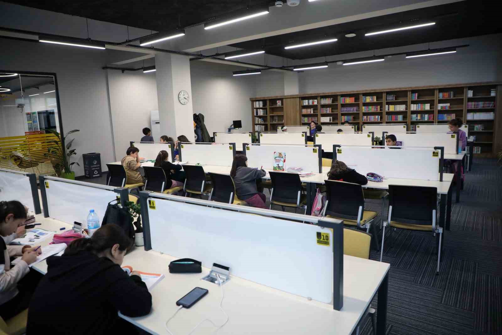 Talas Mehmet Karamercan K&uuml;t&uuml;phanesi&rsquo;nde b&uuml;y&uuml;k g&uuml;n
