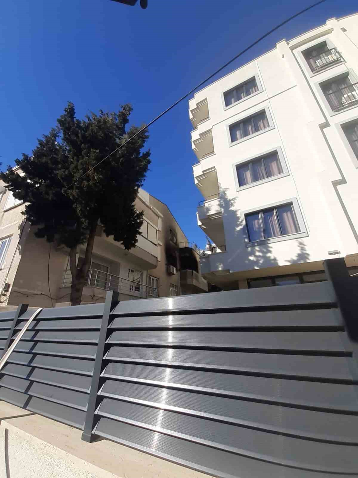 Ayvalık&rsquo;ta ev yangını: 1 yaralı
