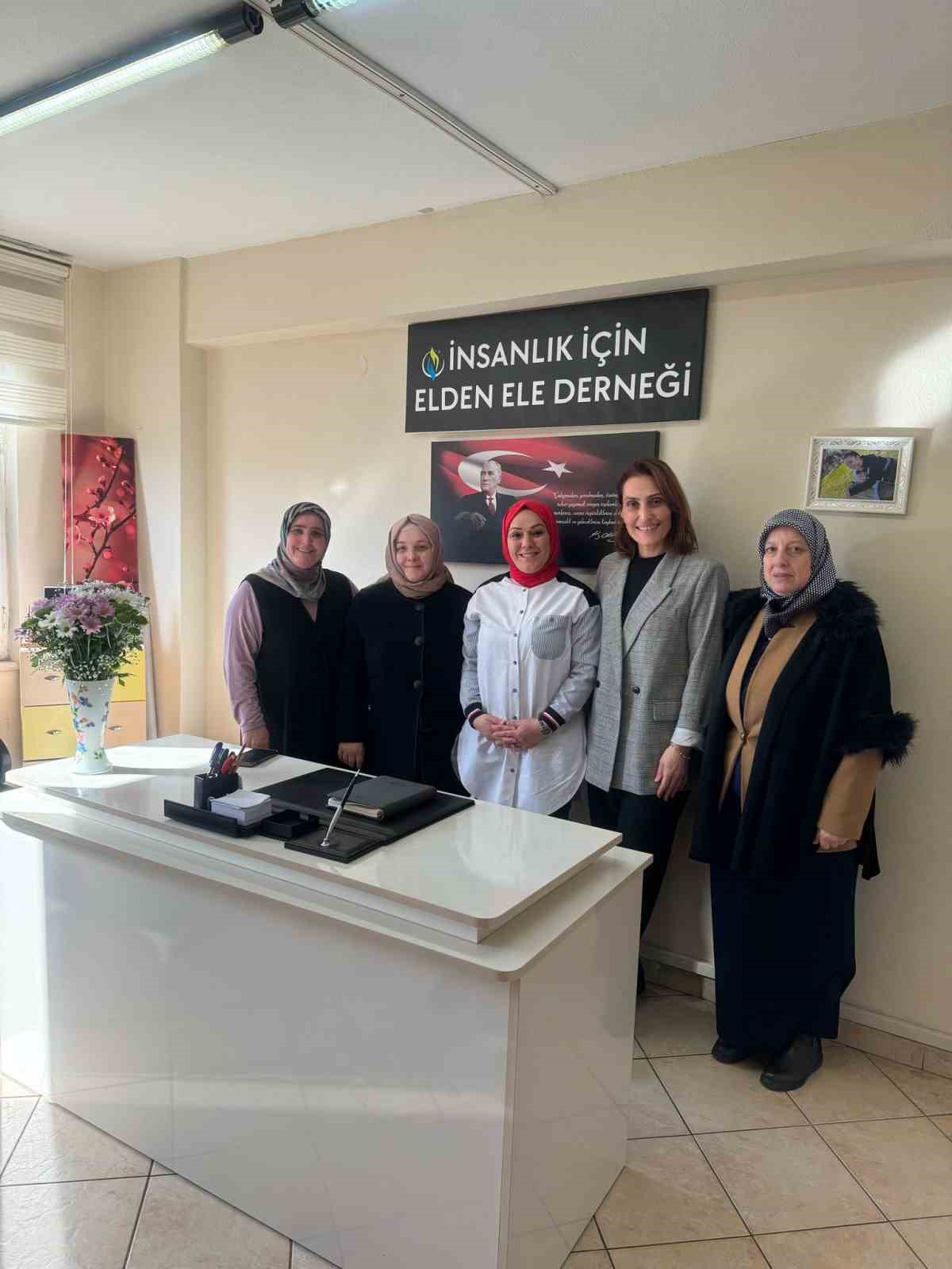 Ak kadınlardan Elden Ele Derneği&rsquo;ne ziyaret
