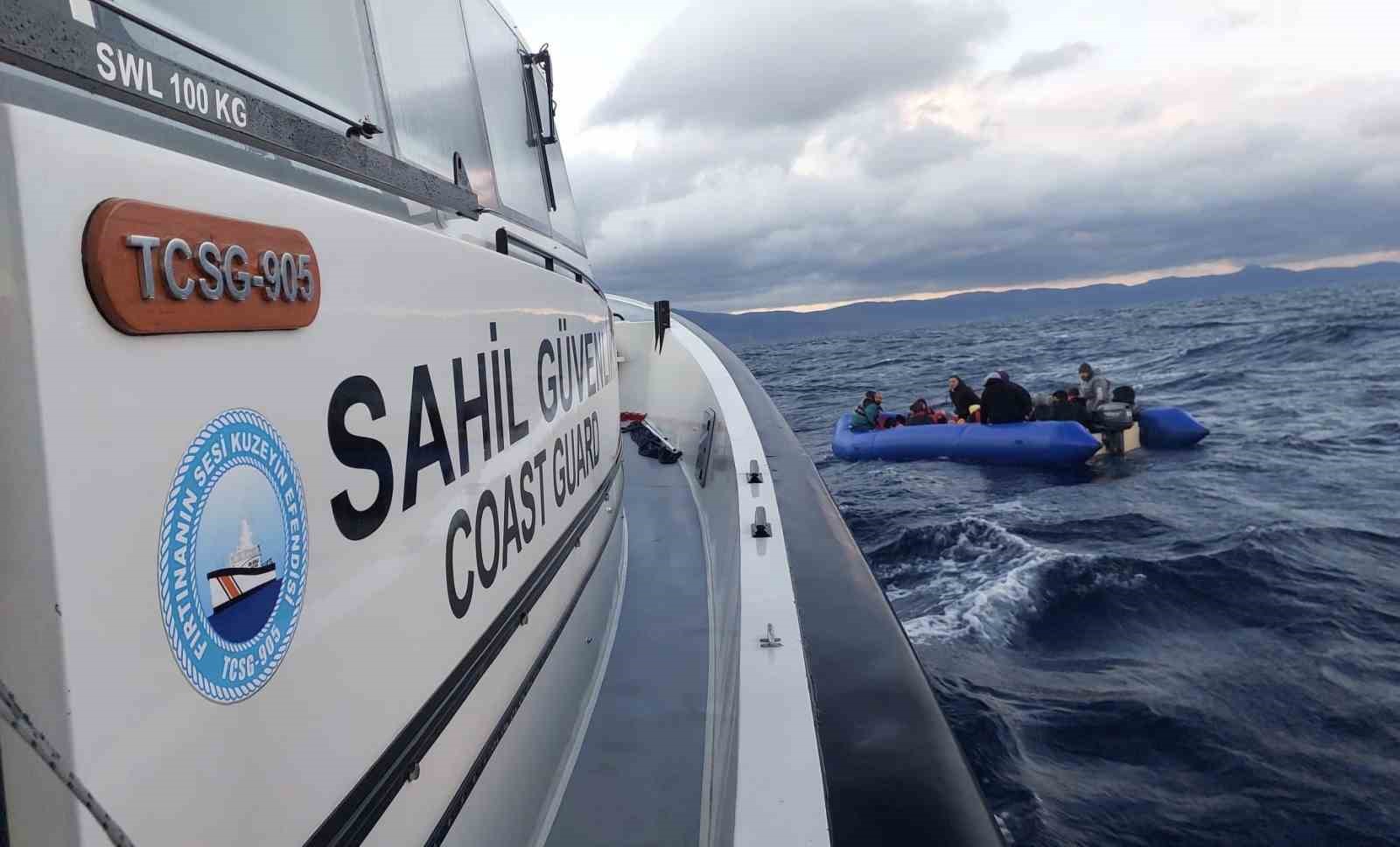 Ayvacık’ta 38 kaçak göçmen kurtarıldı