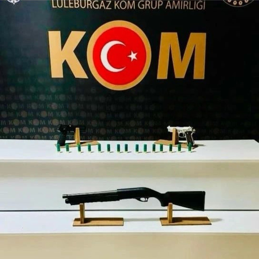 L&uuml;leburgaz&rsquo;da silah ka&ccedil;ak&ccedil;ılığı operasyonu: 3 tutuklama 