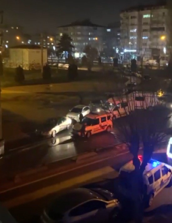 Gaziantep’te park önünde şüpheli paket paniği