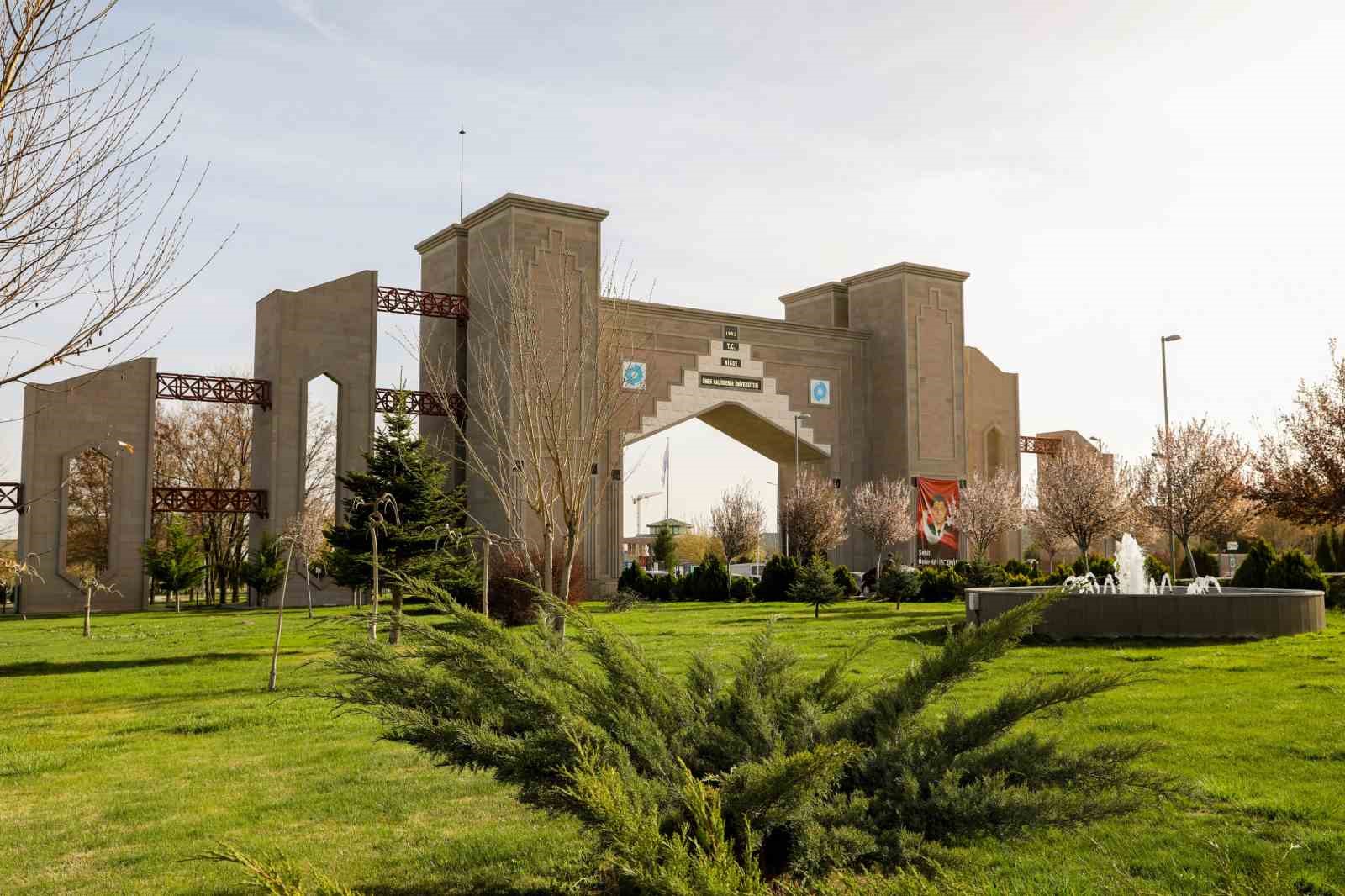 Niğde Ömer Halisdemir Üniversitesi’ne destekler devam ediyor