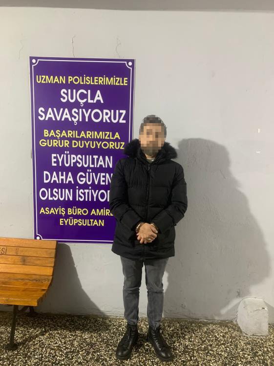 Eyüpsultan’da bir güzellik merkezinde uyuşturucu ticareti: 2 kilogram uyuşturucu ele geçirildi
