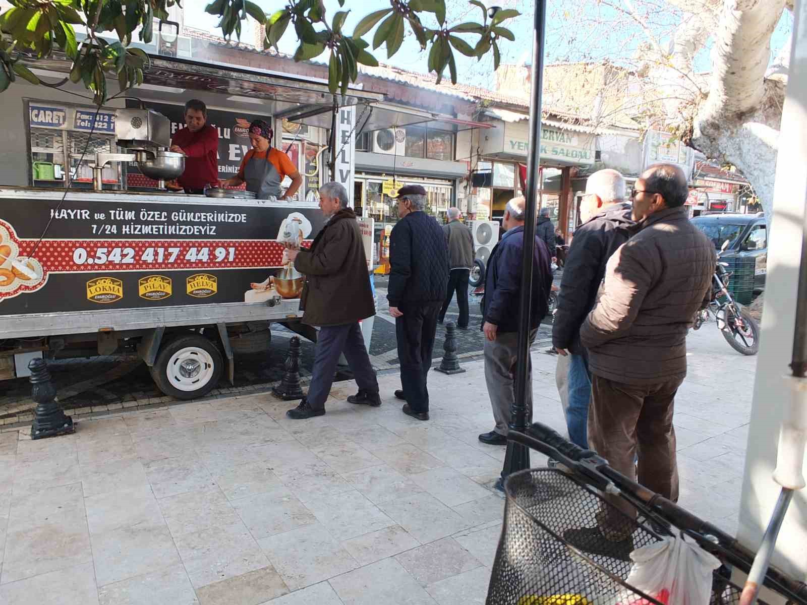 Burhaniye&rsquo;de kimse a&ccedil; kalmıyor
