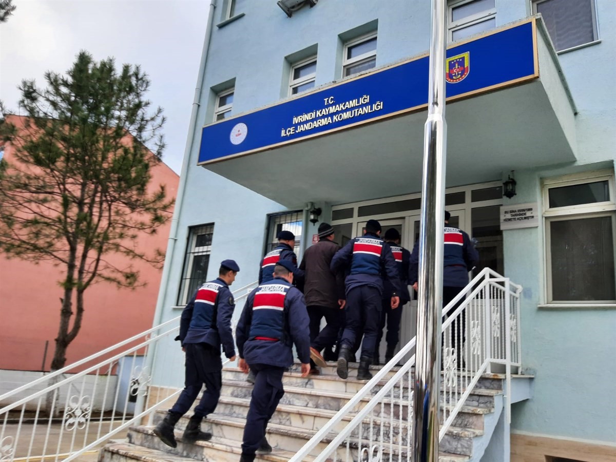 Balıkesir’de FETÖ/PDY operasyonunda 4 kişi yakalandı