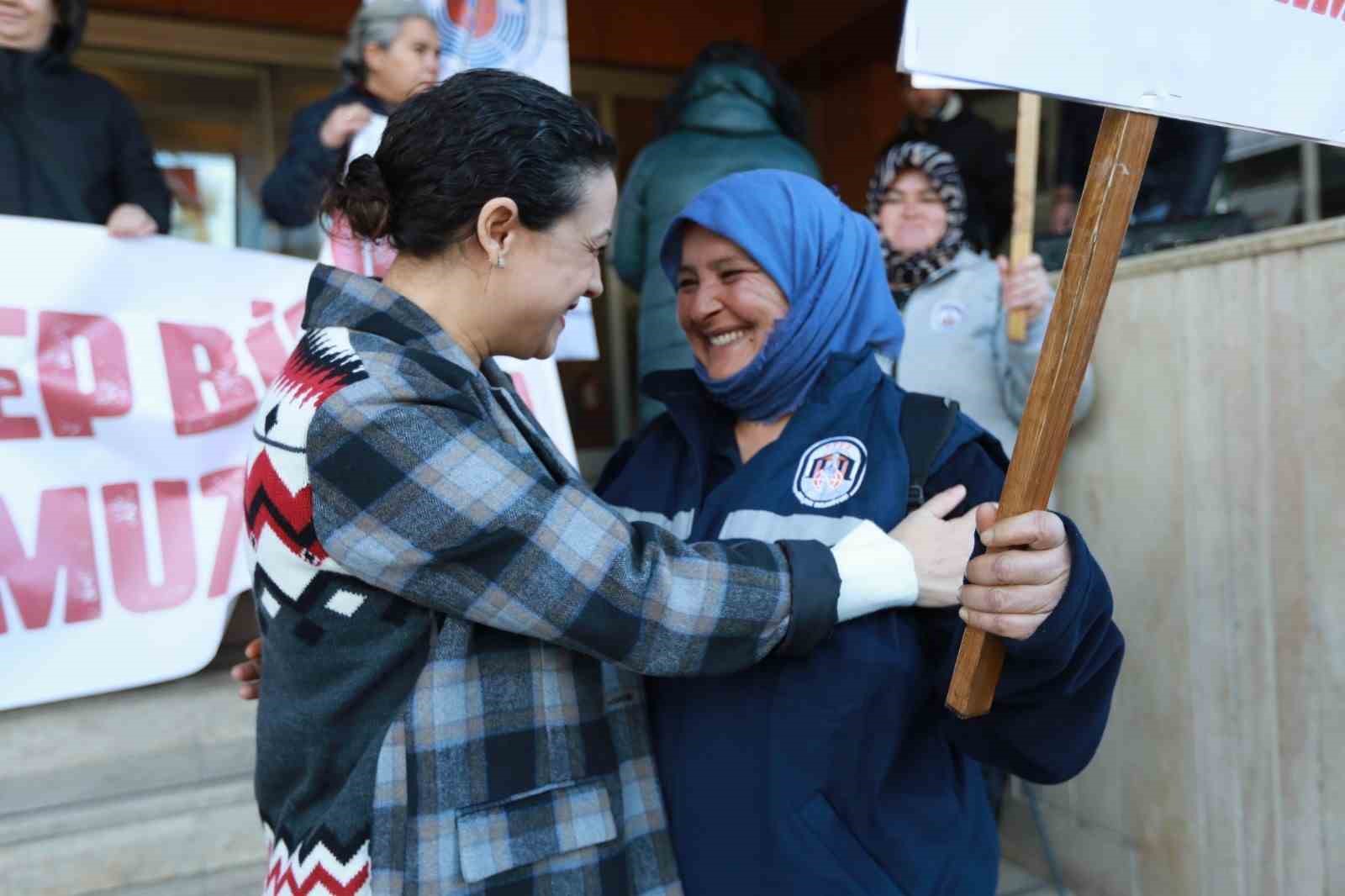 Belediye emekçileri Filiz Başkan’ı alkışlarla karşıladı
