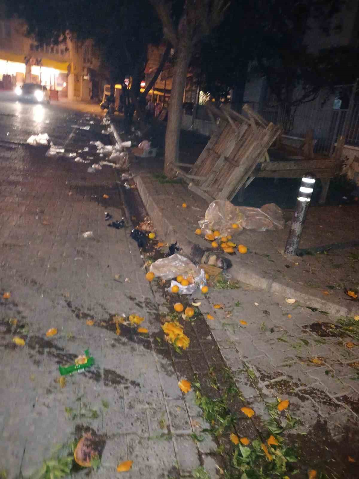 Semt pazarlarındaki ‘çöp’ sorununa vatandaşlardan ‘duyarlılık’ çağrısı
