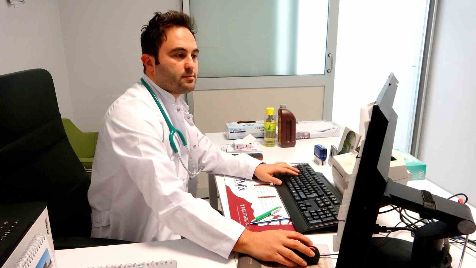 Artan solunum yolu vakaları sonrası uzmanından uyarı: &ldquo;Okulların a&ccedil;ılması ile vakalar artabilir&rdquo;
