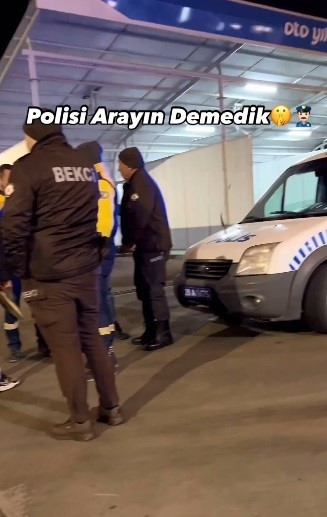 Kayıp plaka ihbarına gelen polis bagaj üzerinde ceset süsü verilmiş cisimle karşılaştı
