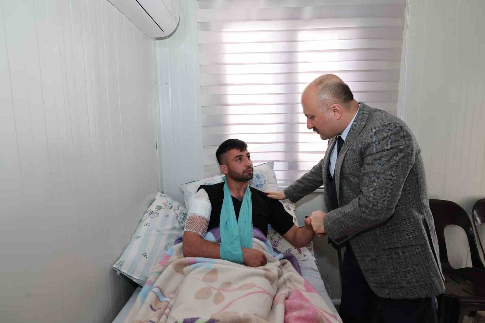 Vali Osman Varol, yaralı askeri ziyaret etti
