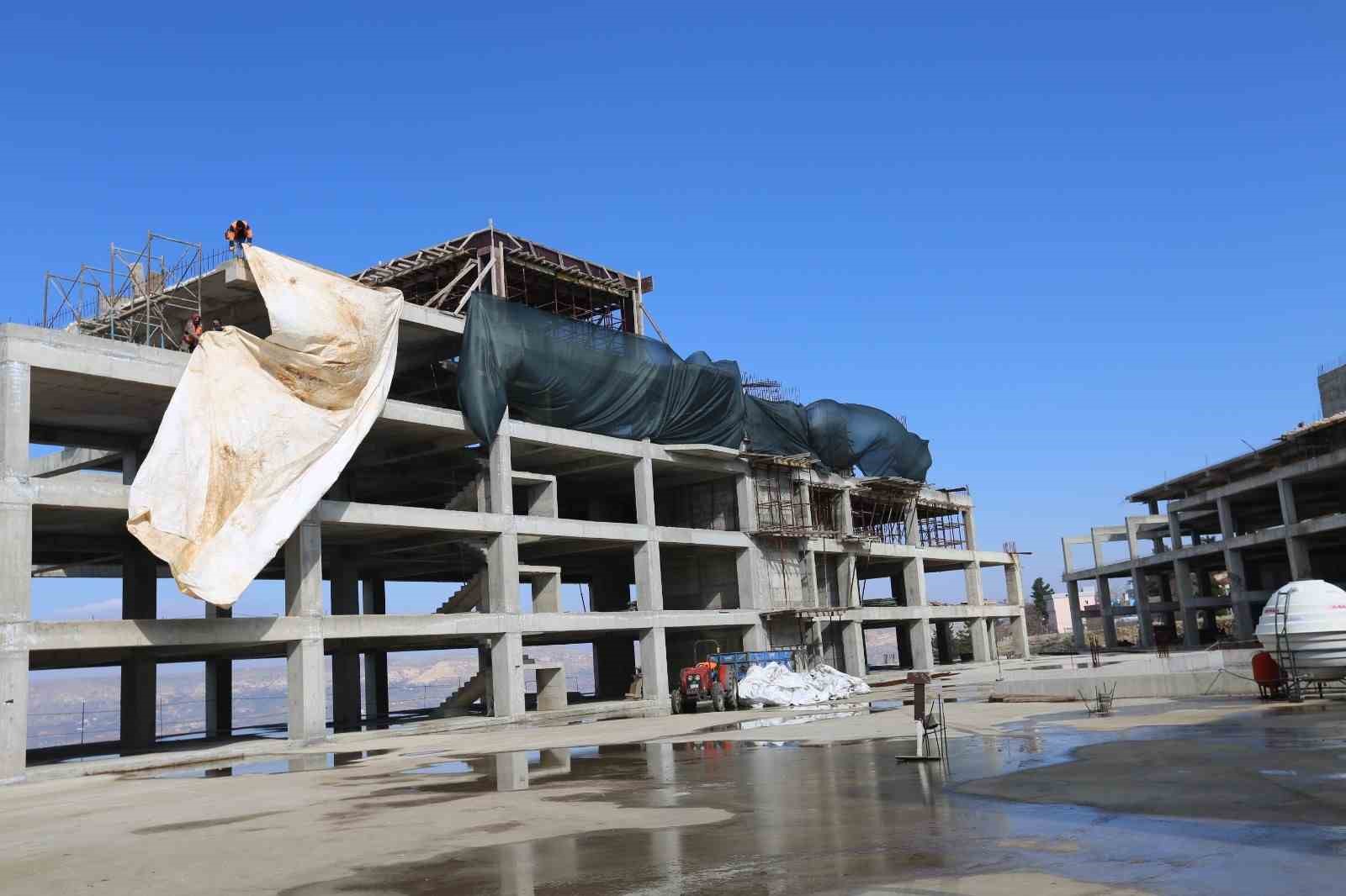 Mardin’de otopark projesinde çalışmalar yeniden başladı