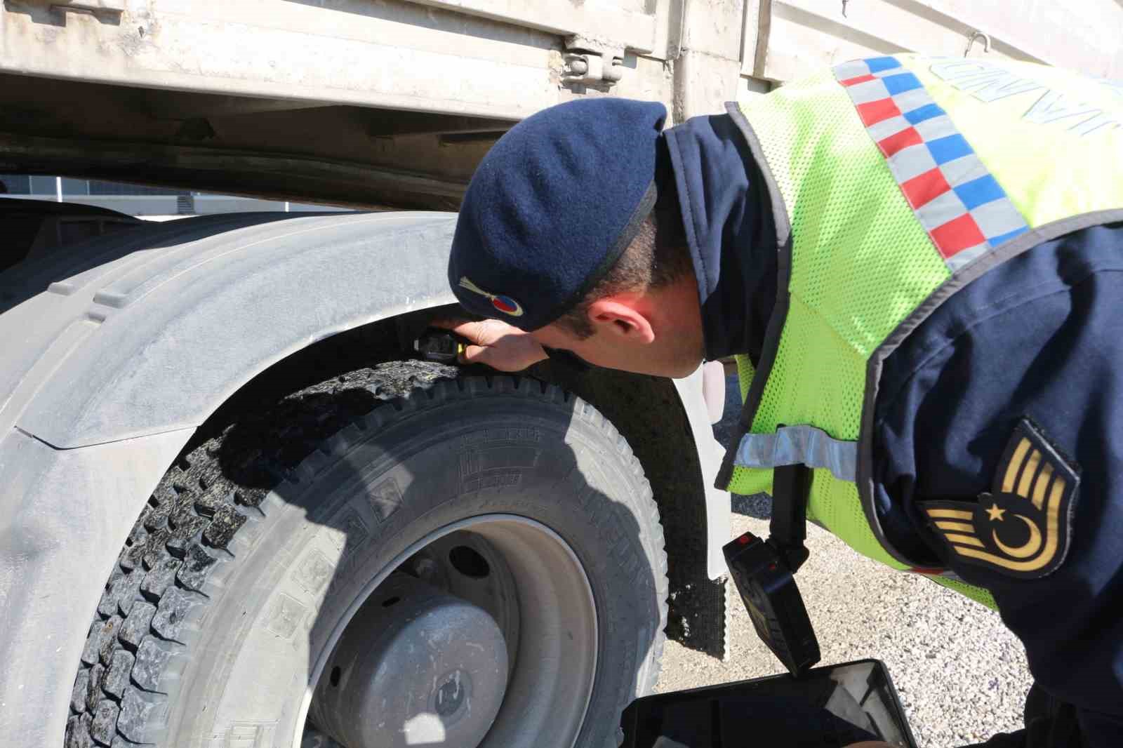 Burdur’da kış lastiği denetiminde 31 bin 162 TL para cezası uygulandı