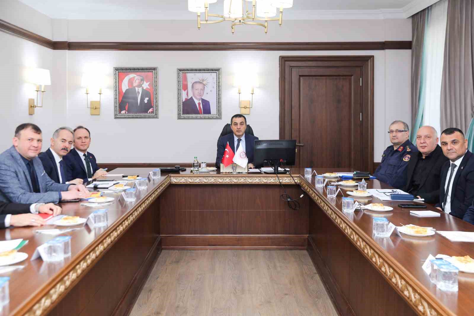 Burdur&rsquo;da 2023-2024 eğitim &ouml;ğretim yılı ikinci d&ouml;nemi g&uuml;venlik toplantısı yapıldı
