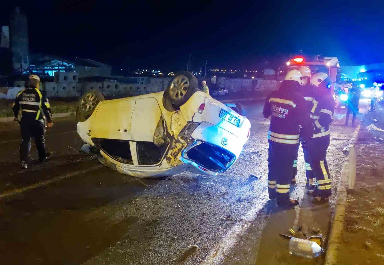 Kontrolden &ccedil;ıkan ara&ccedil; metrelerce savruldu: 1 yaralı
