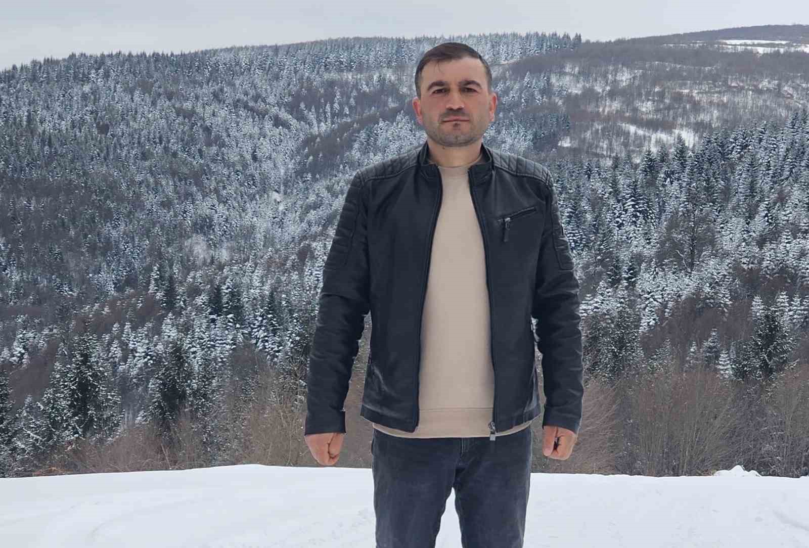 Kış uykusuna yatamayan ayı dron ile g&ouml;r&uuml;nt&uuml;lendi
