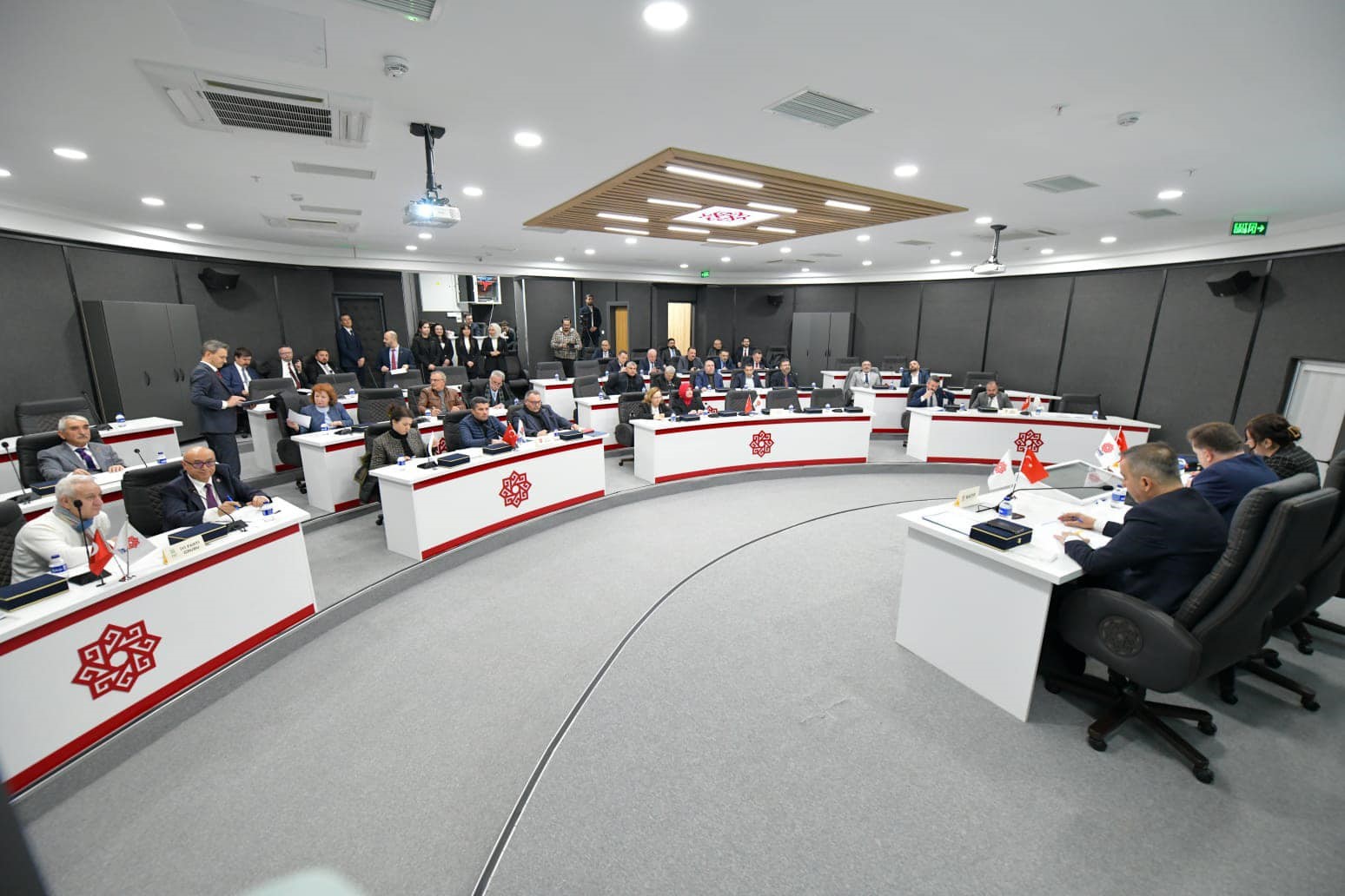 Karesi Belediyesi d&ouml;nemin son toplantısını yaptı

