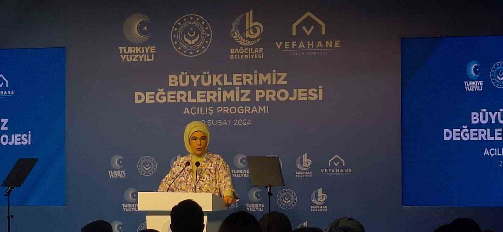 Emine Erdoğan "Büyüklerimiz Değerlerimiz Projesi"nin tanıtımına katıldı
