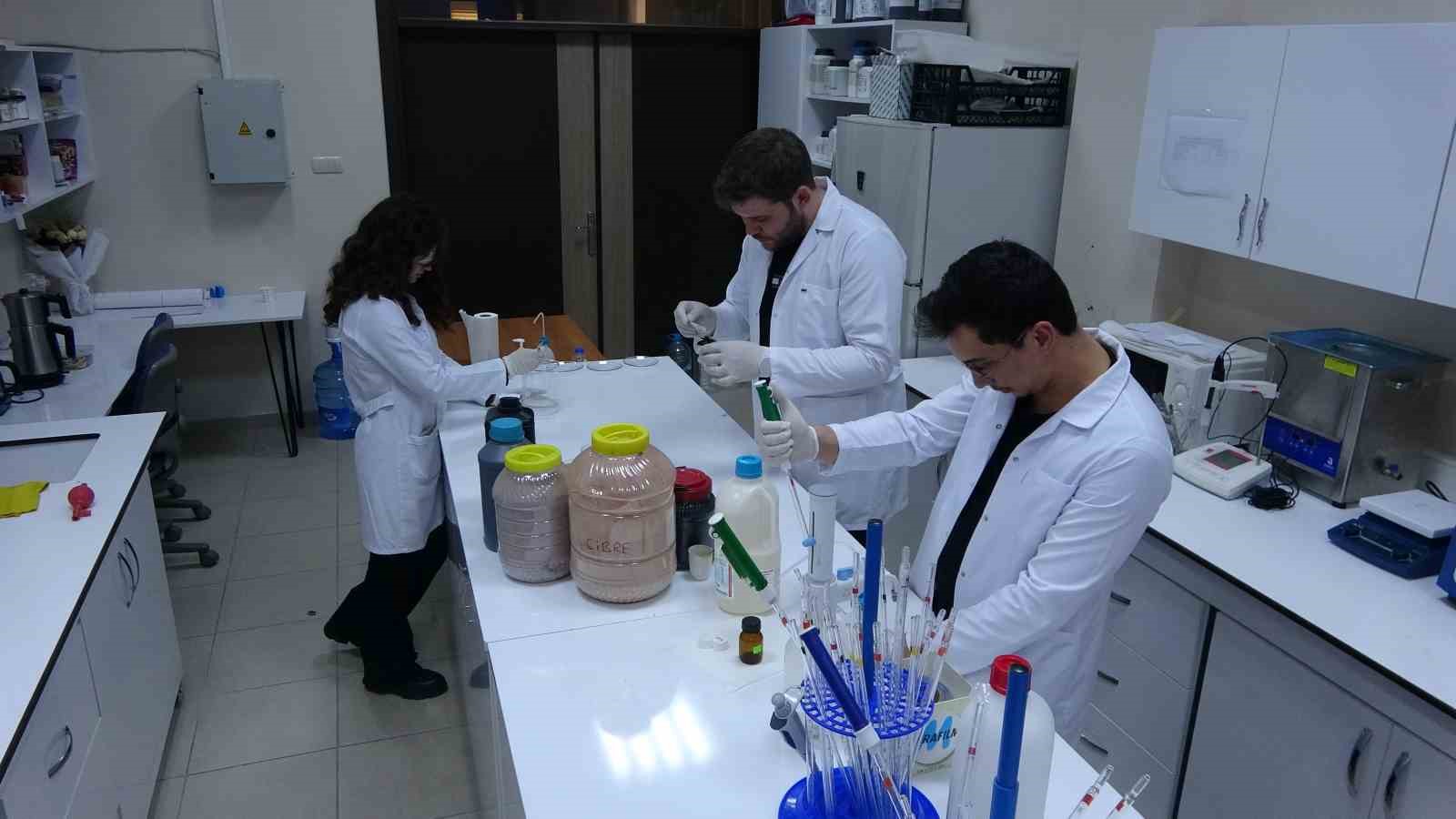 &Uuml;niversite &ouml;ğrencilerinden yerli akıllı g&uuml;bre &uuml;retimi
