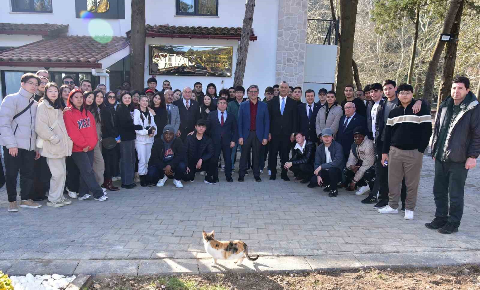 Balıkesir’de Türkçe öğrenen yabancı uyruklu öğrencilere kahvaltı