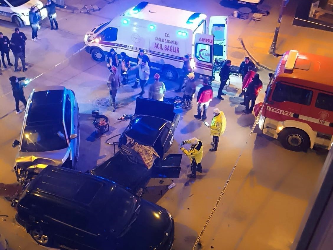 Bandırma’da trafik kazası kameralara yansıdı