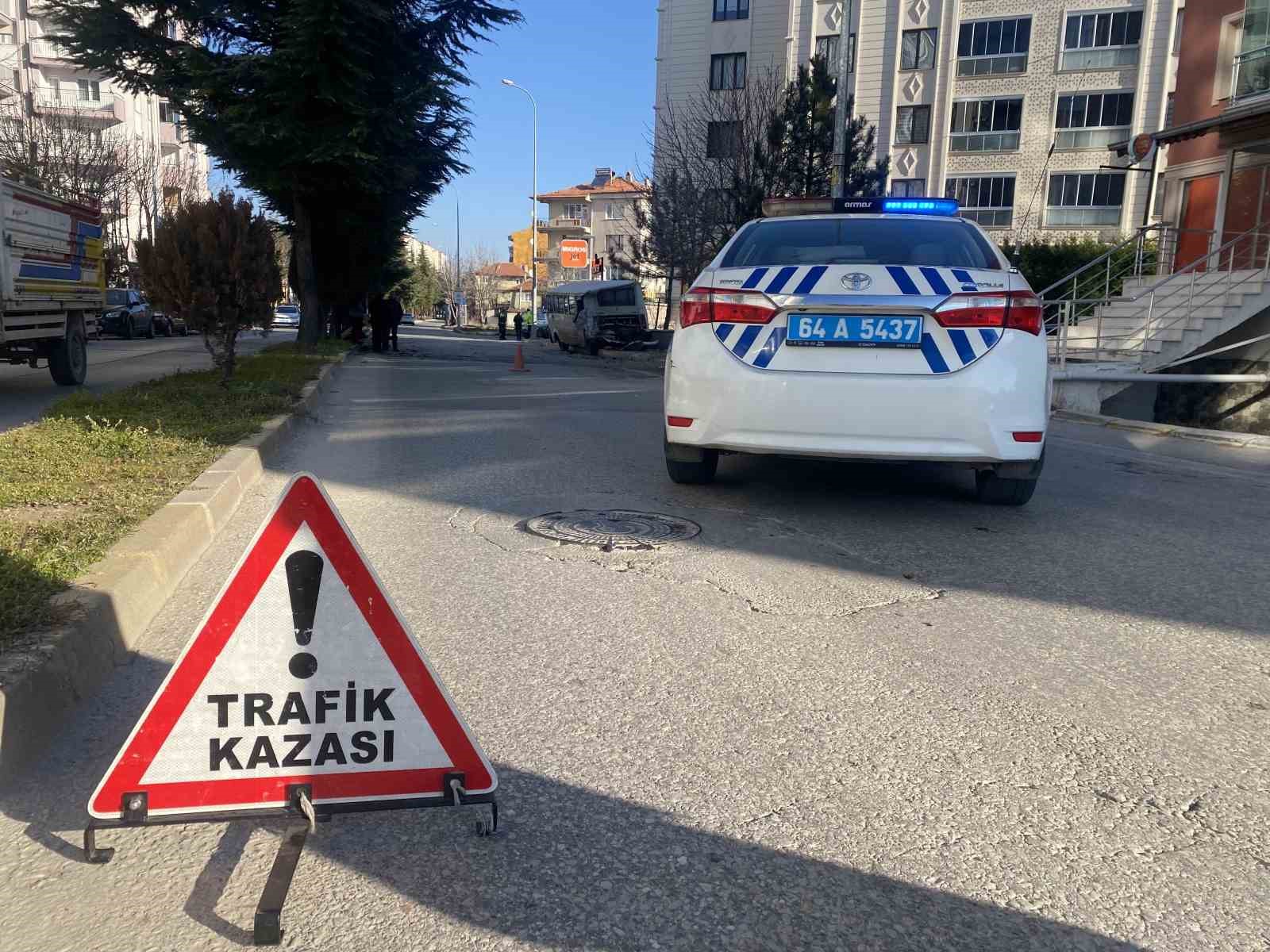 Uşak&rsquo;ta meydana gelen kazada 4 kişi yaralandı
