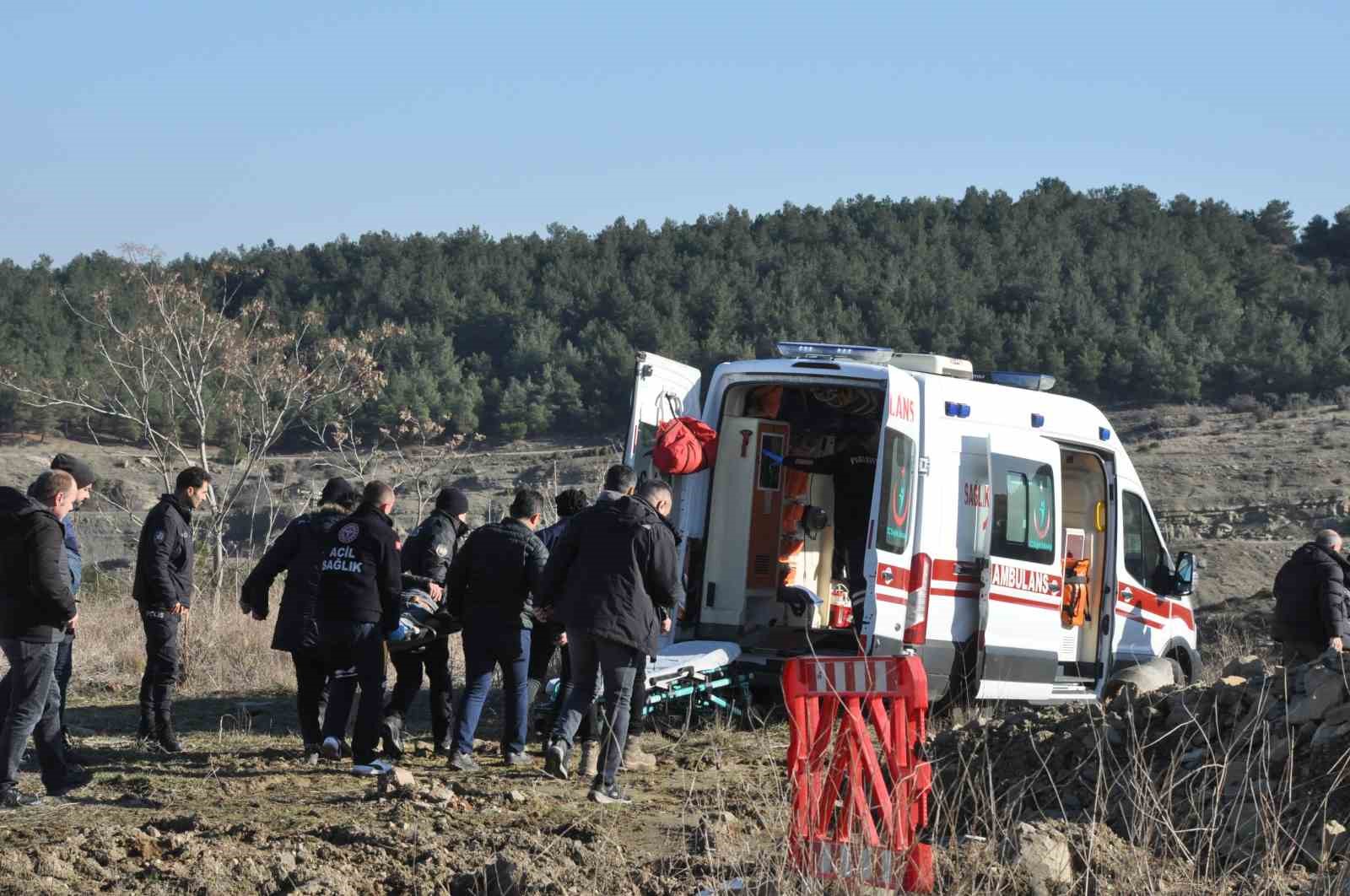 Karısını ve kayınpederini ateş ederek yaralayan adam başından vurulmuş halde bulundu
