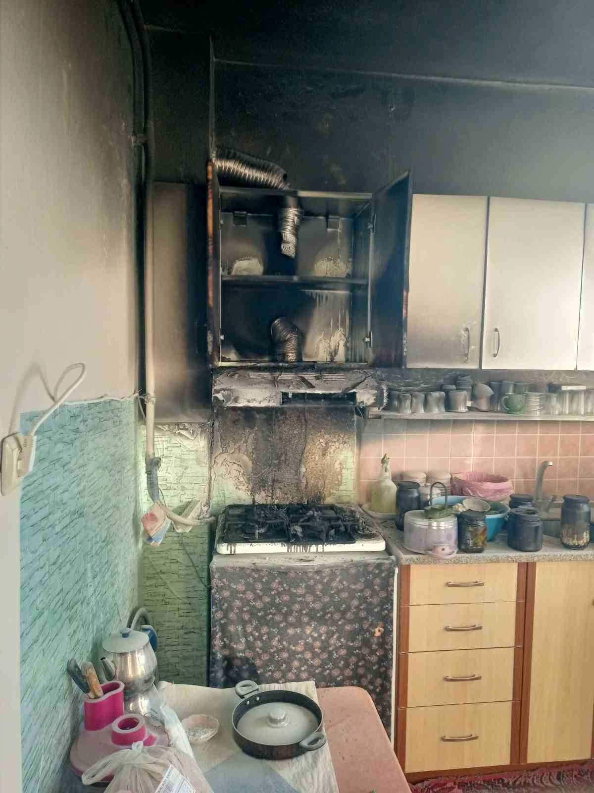 Alaplı&rsquo;da mutfak yangını korkuttu
