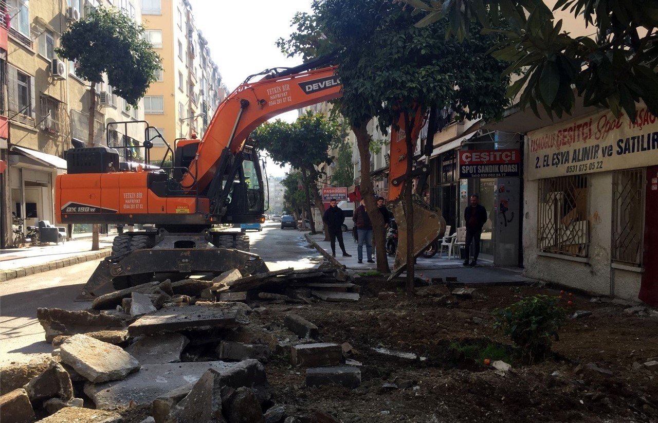 Akdeniz’de sokaklar yenileniyor
