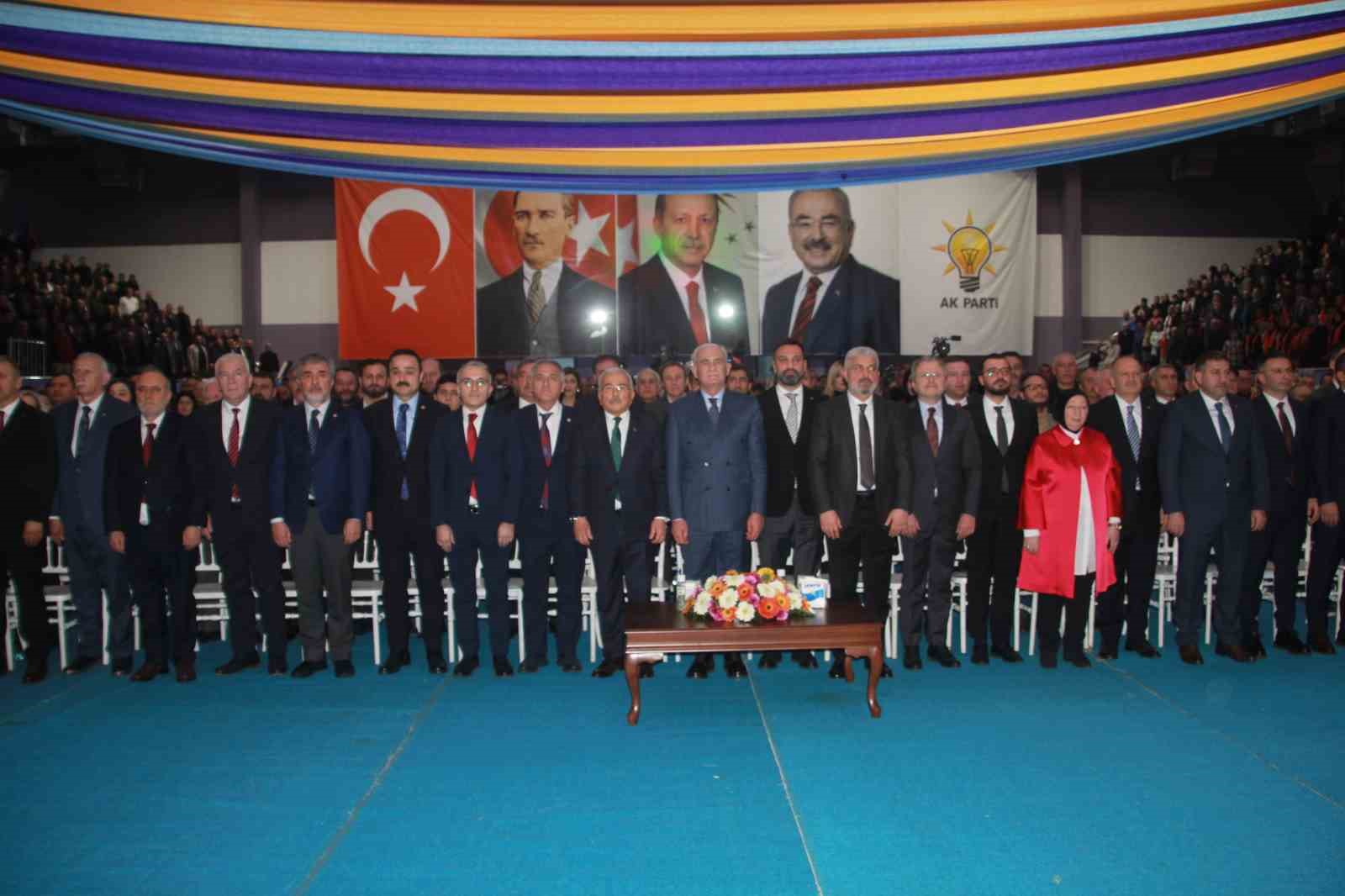 AK Parti, Ordu&rsquo;da belediye başkan adaylarını tanıttı
