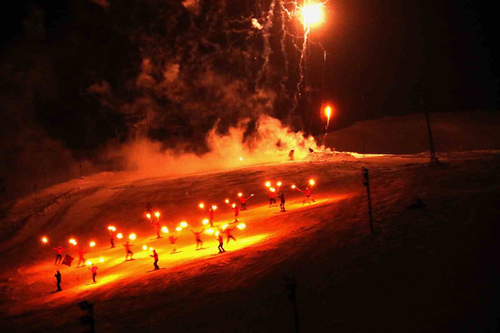 Bitlis&rsquo;te meşaleli kar festivali
