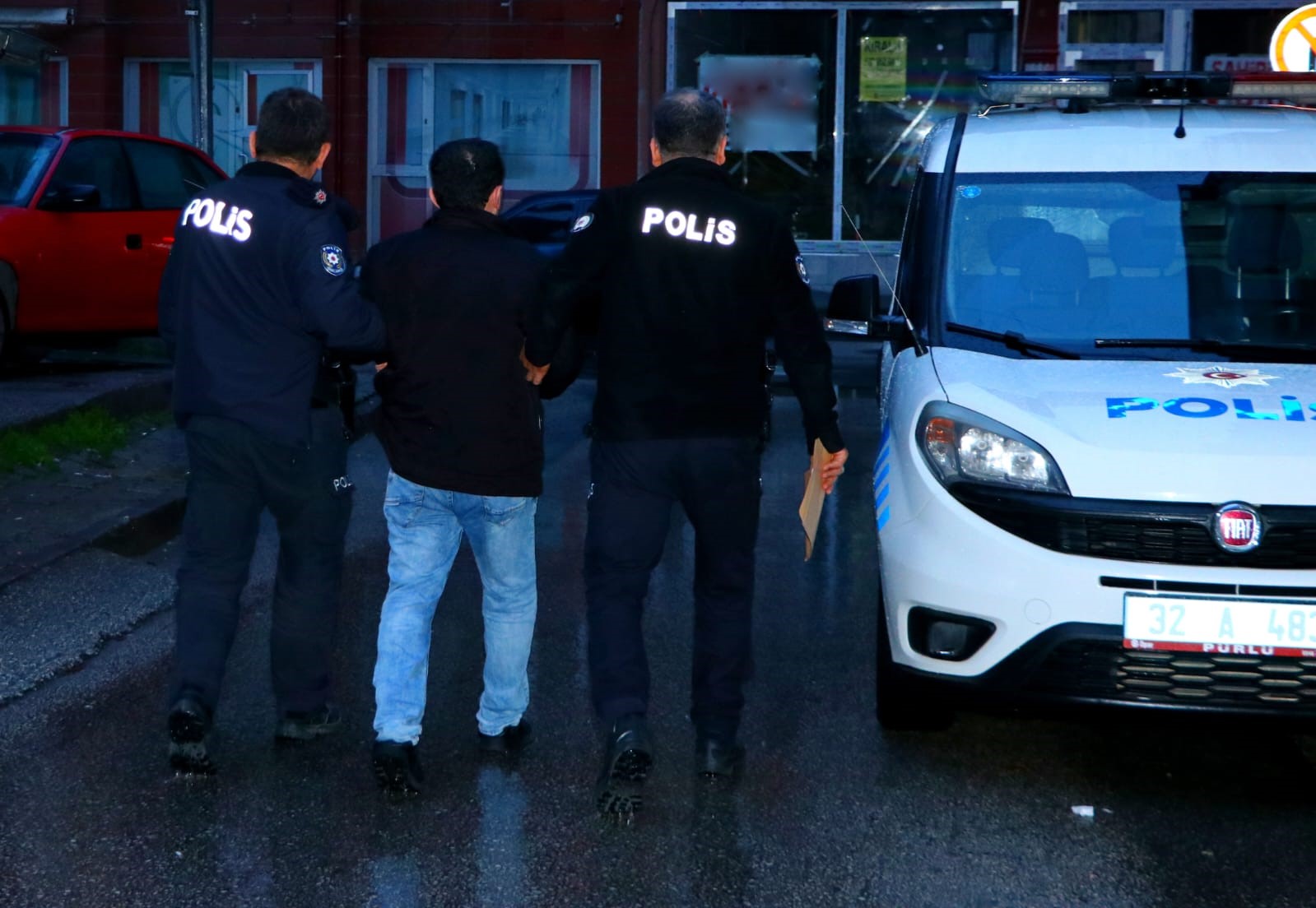 Isparta’da çeşitli suçlardan aranan 16 şahıs yakalandı