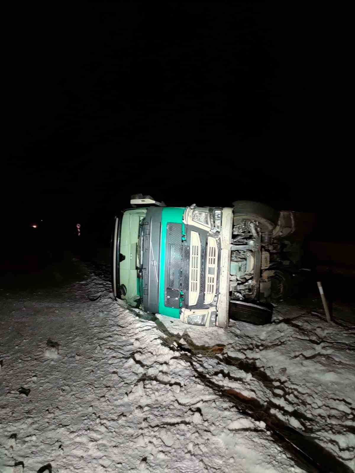Ağrı’da İpek Geçidi bölgesinde iki ayrı kaza: 4 yaralı
