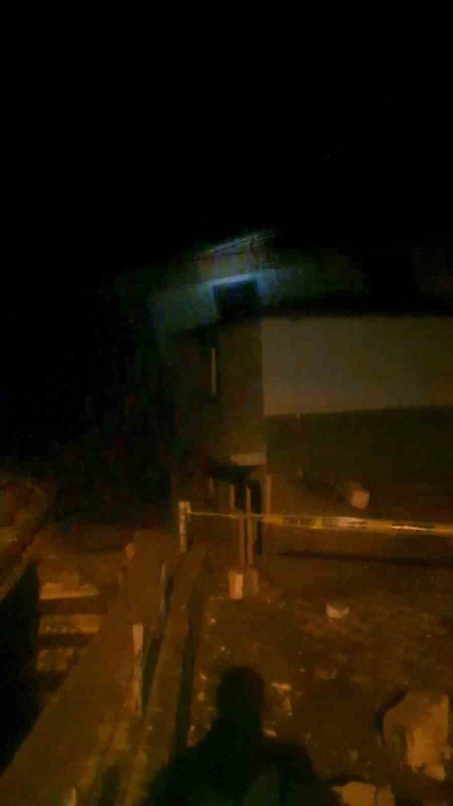 Tokat&rsquo;ta minaresi d&uuml;şen cami tamamen yıkıldı
