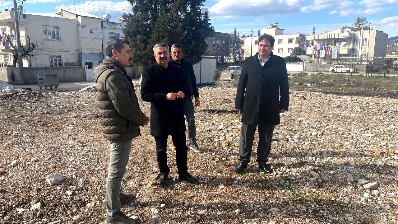 Depremde annesini ve yengesini kaybeden milletvekili o geceyi anlatt

