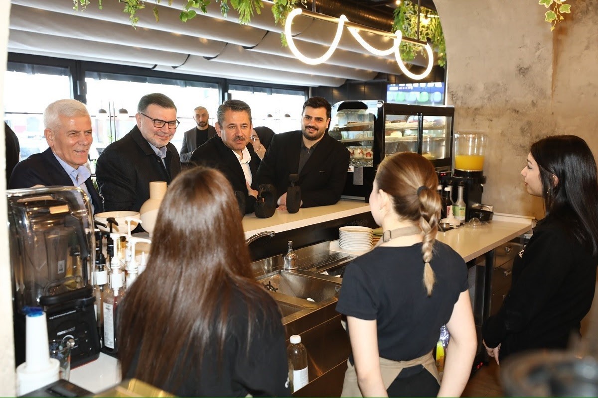 Başkan Saygılı; “İzmir, CHP’nin siyaset laboratuvarı değil”