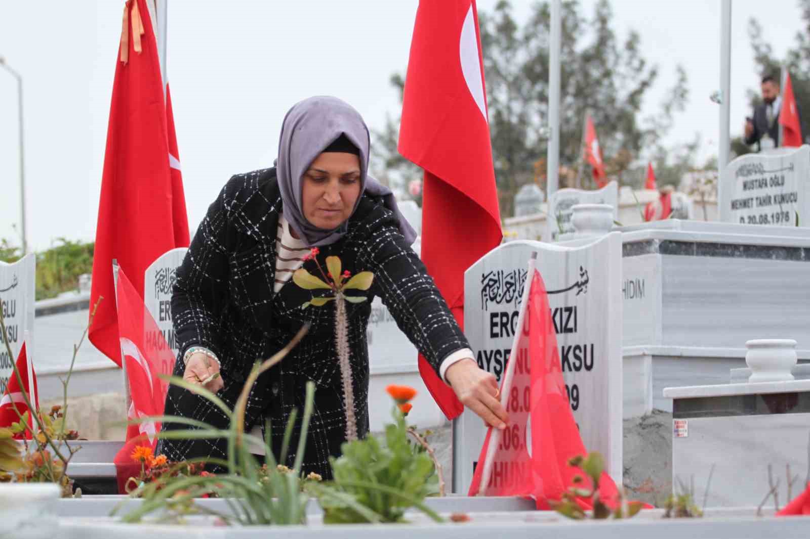 Kimsesiz 3 çocuğa can olan gözü yaşlı annenin 3 evladı ve eşi depremde vefat etti