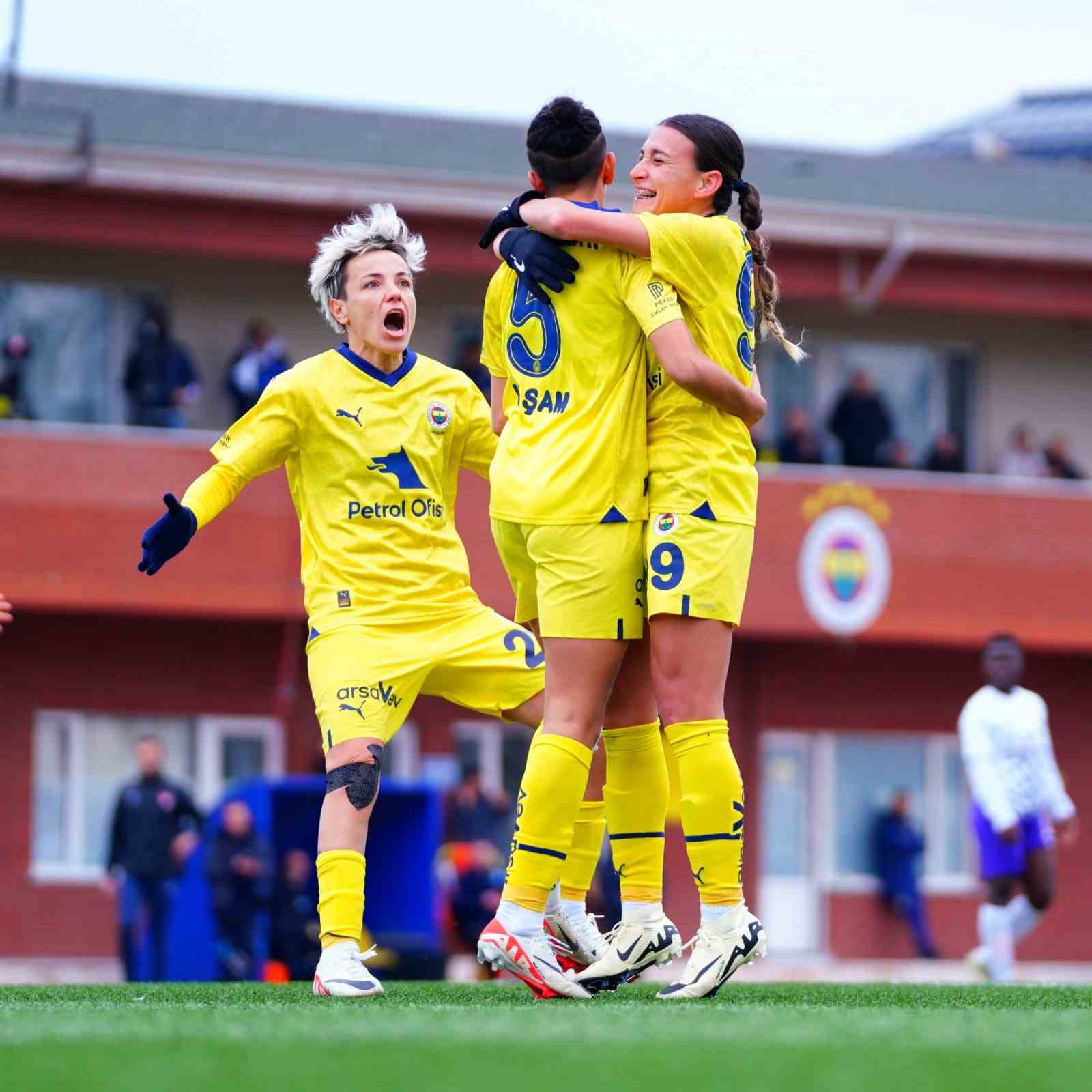 Turkcell Kadın Futbol Süper Ligi: Fenerbahçe: 2 - Karadeniz Ereğli Belediye Spor: 1
