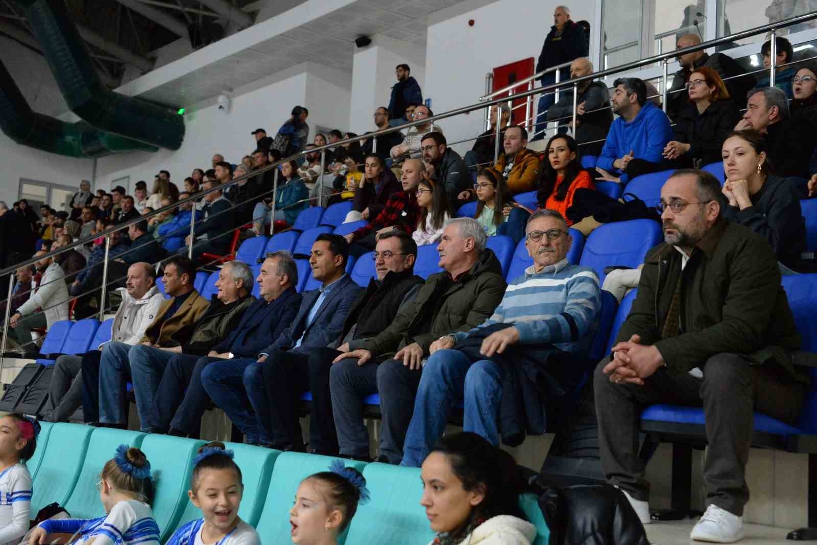 TVF Kadınlar 2. Lig: Bozüyük Belediye Eğitim Spor: 3 - Tepebaşı Gençlik: 0
