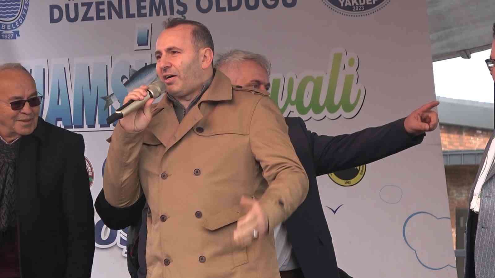 Yalova&rsquo;da festivalde 3 ton hamsi ikram edildi
